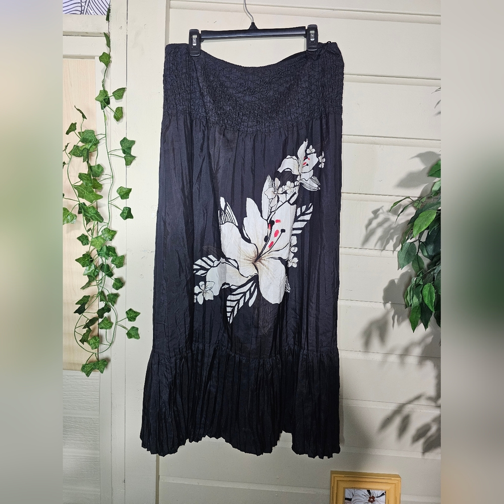 White House Black Market Black Floral Midi Skirtwithe‎ House